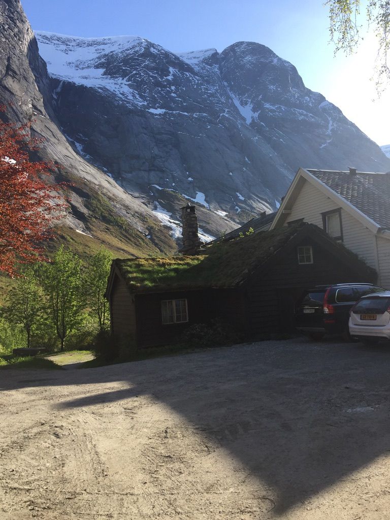 Onze auto voor mijn favoriete plek in Noorwegen